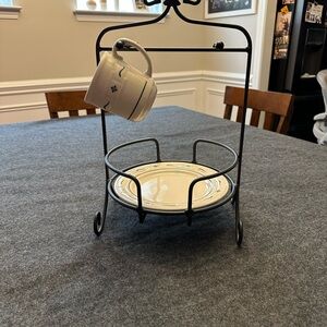 Longaberger Wrought iron cup and plate holder